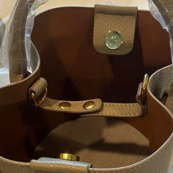 NWOT Tan Vegan Leather Bucket Bag - Picture 11 of 13